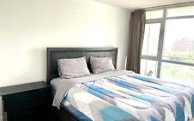 Three Br Condo Step To Cn Tower Rogers Center With Free Parking