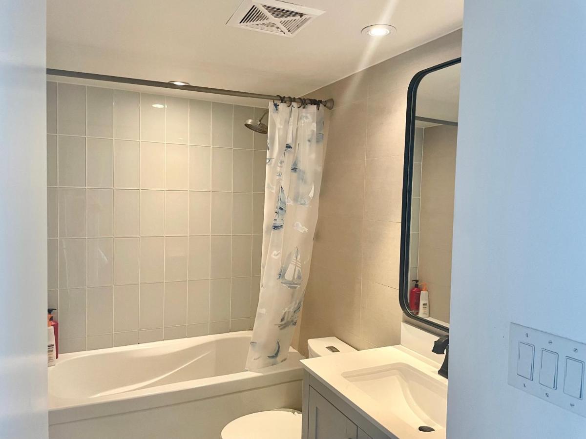 Three Br Condo Step To Cn Tower Rogers Center With Free Parking Toronto Extérieur photo