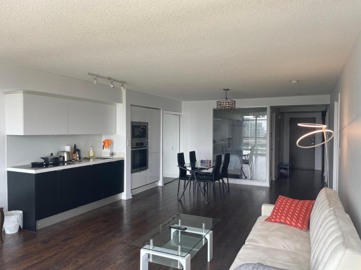 Three Br Condo Step To Cn Tower Rogers Center With Free Parking Toronto Extérieur photo