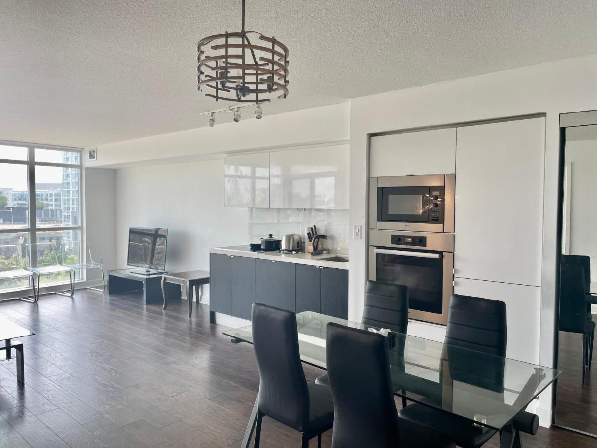 Three Br Condo Step To Cn Tower Rogers Center With Free Parking Toronto Extérieur photo