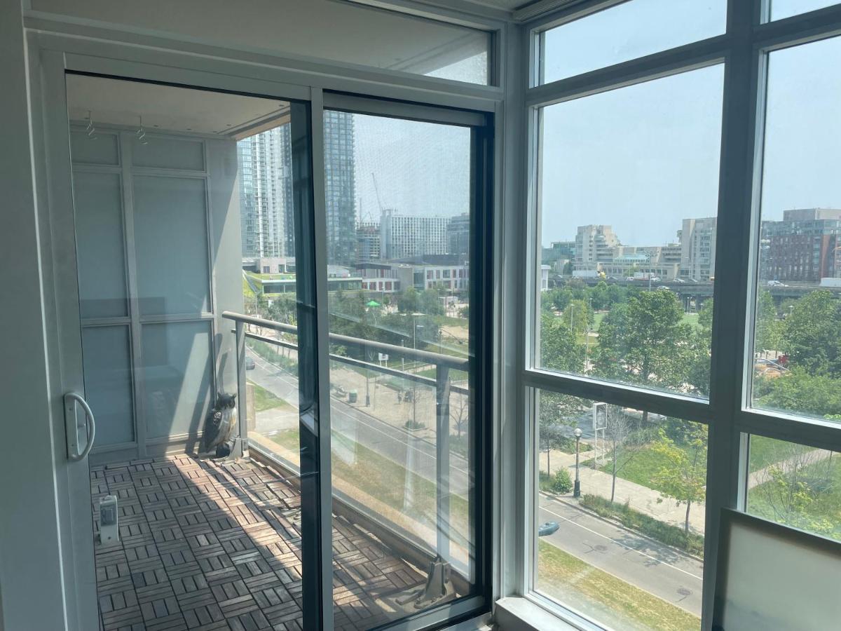 Three Br Condo Step To Cn Tower Rogers Center With Free Parking Toronto Extérieur photo