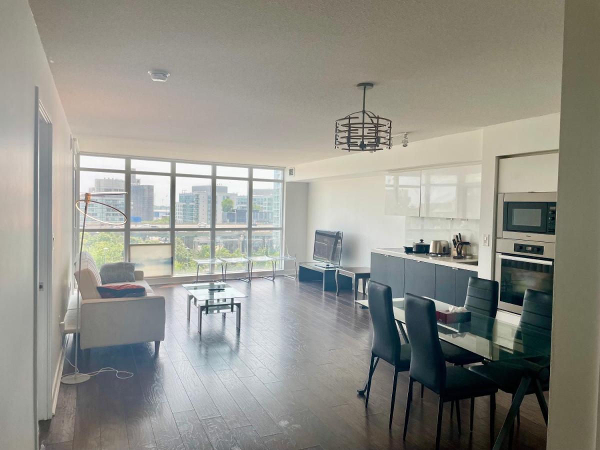 Three Br Condo Step To Cn Tower Rogers Center With Free Parking Toronto Extérieur photo