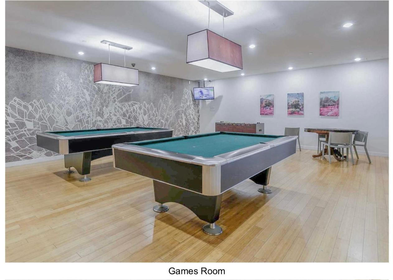 Three Br Condo Step To Cn Tower Rogers Center With Free Parking Toronto Extérieur photo