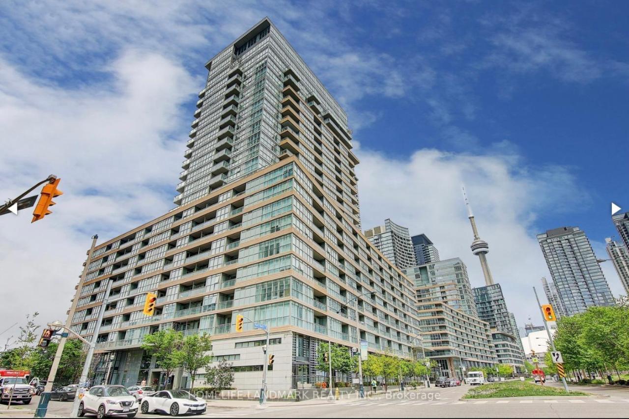 Three Br Condo Step To Cn Tower Rogers Center With Free Parking Toronto Extérieur photo